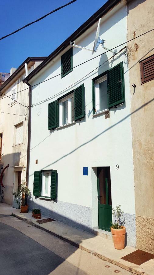 Apartment Vrbenka Vrbnik Exterior foto